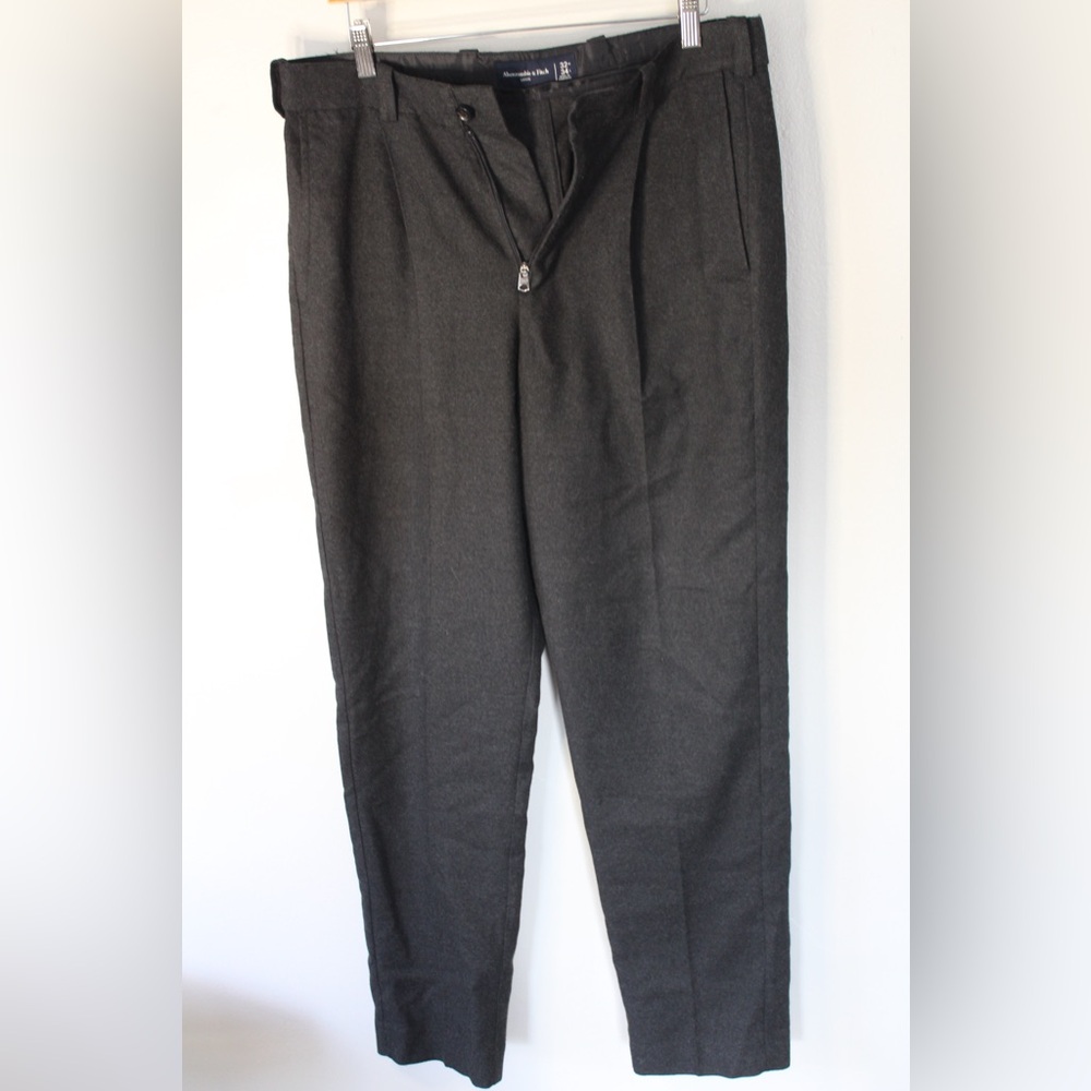 Abercrombie loose pleated pants black texture fuzzy warm 32/34